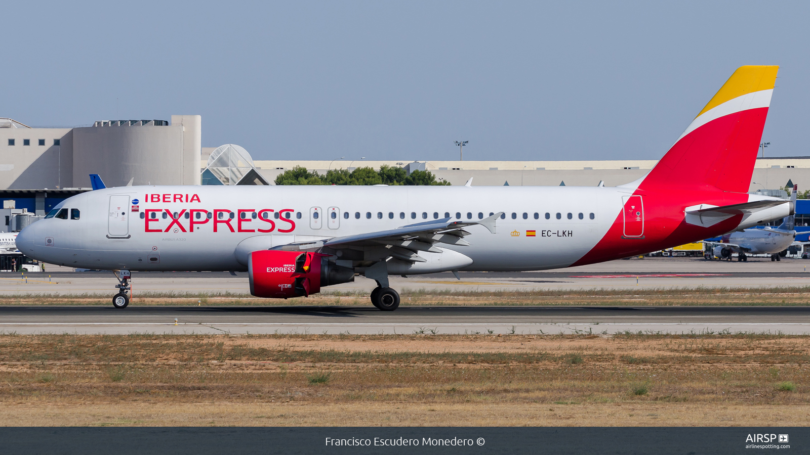 Iberia Express  Airbus A320  EC-LKH