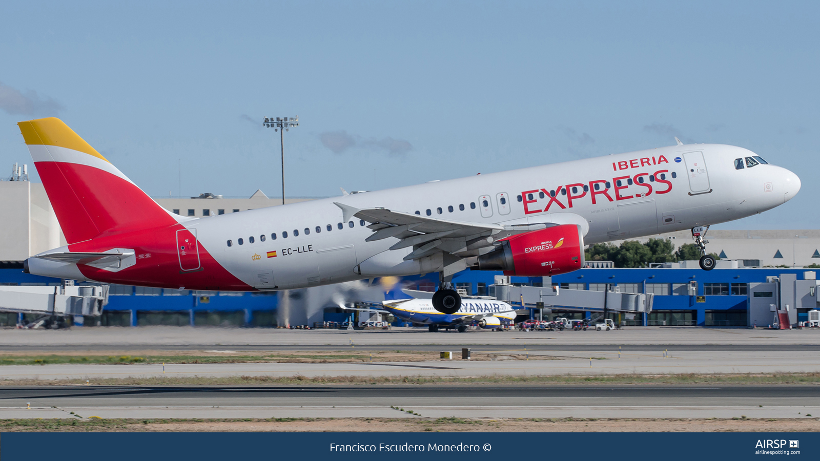 Iberia Express  Airbus A320  EC-LLE