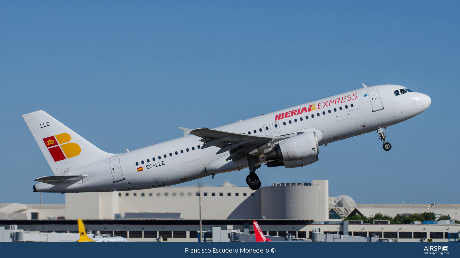 Iberia Express  Airbus A320  EC-LLE