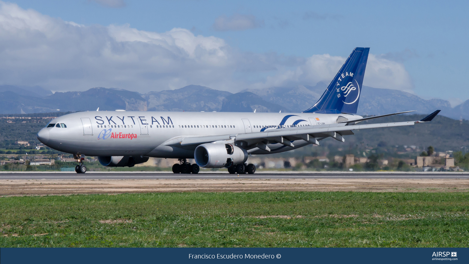 Air Europa  Airbus A330-200  EC-LNH