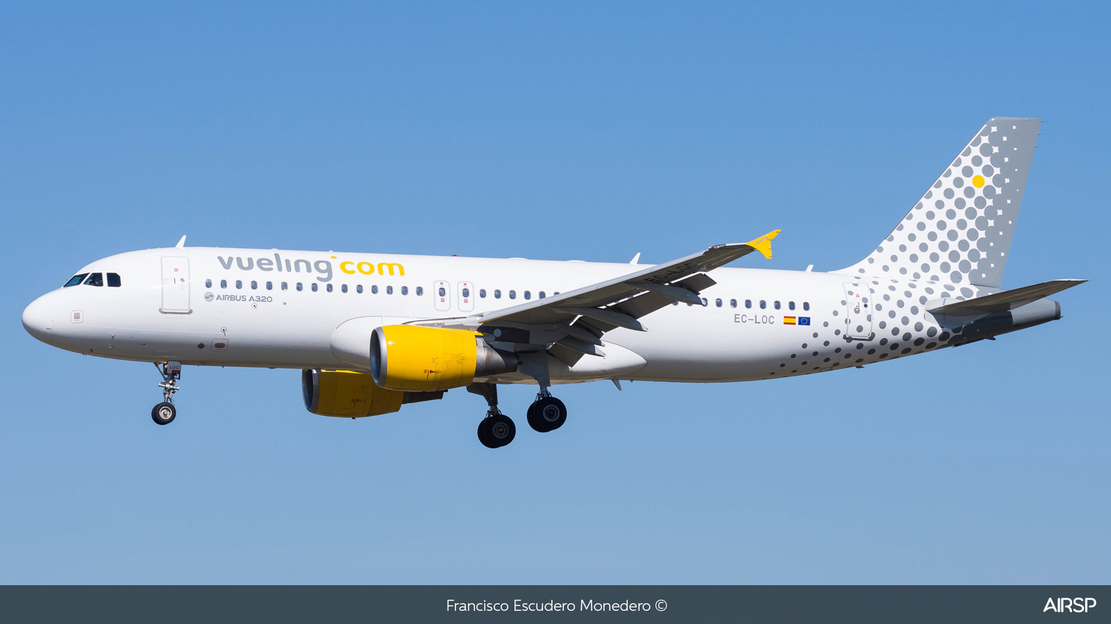 Vueling  Airbus A320  EC-LOC