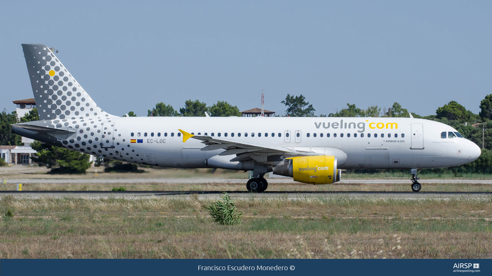 Vueling  Airbus A320  EC-LOC