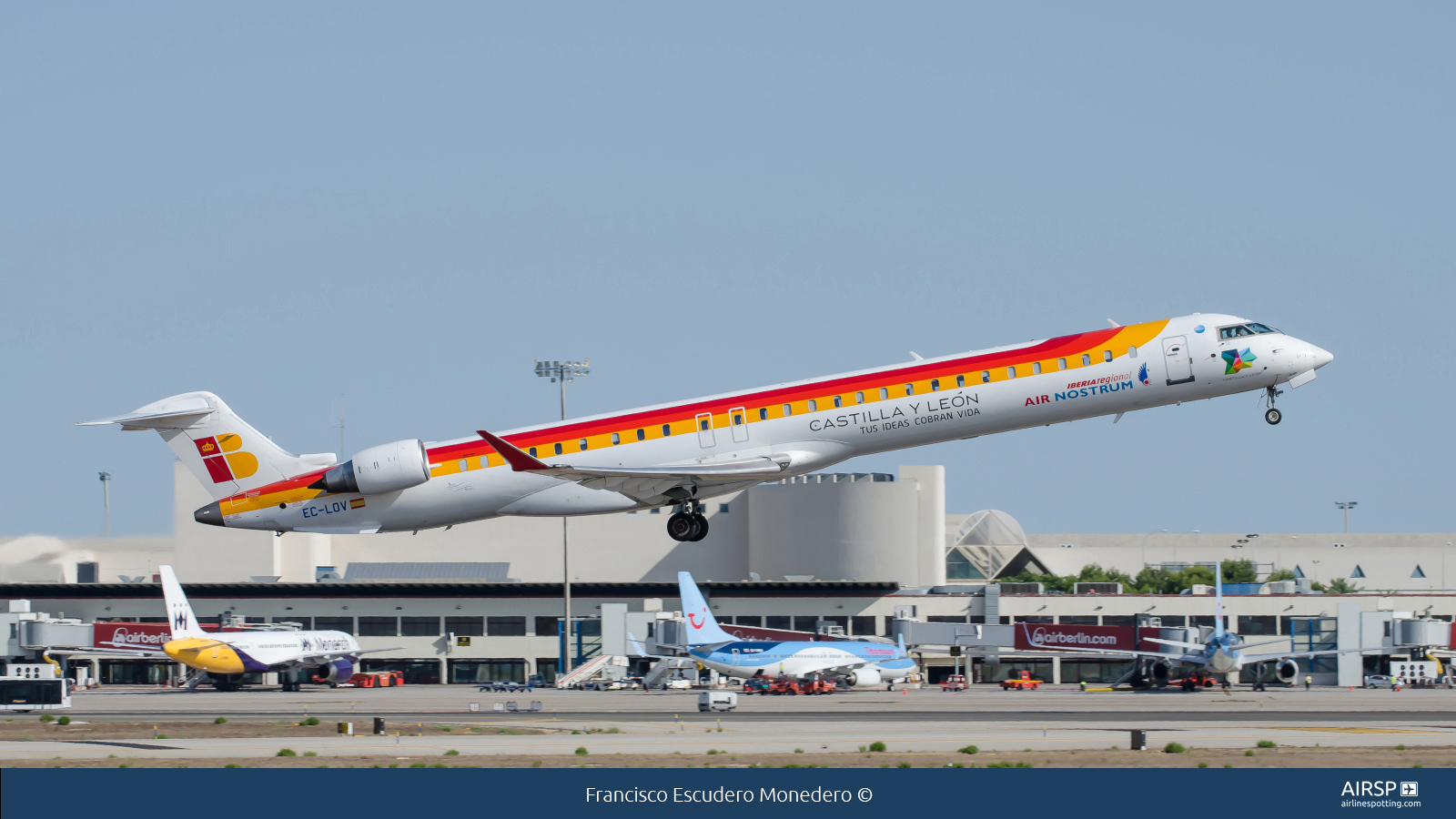 Air Nostrum Iberia Regional  Mitsubishi CRJ-1000  EC-LOV