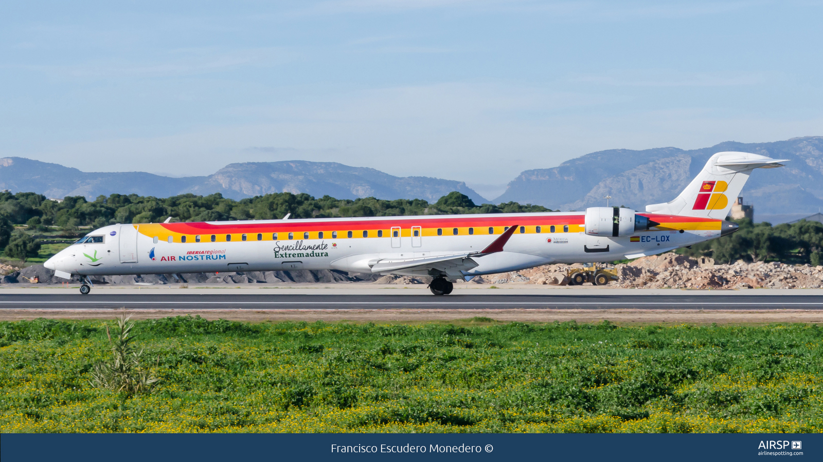 Air Nostrum Iberia Regional  Mitsubishi CRJ-1000  EC-LOX