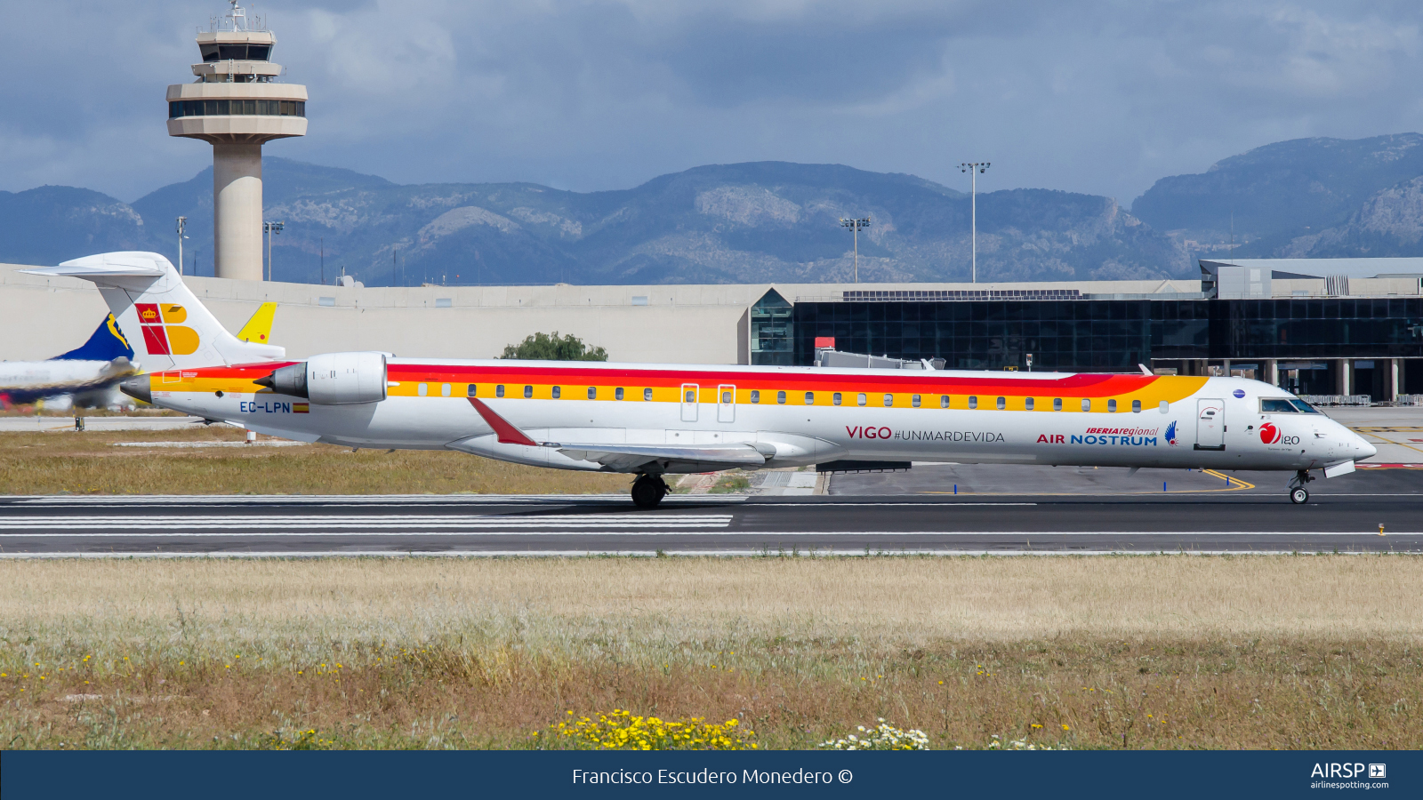 Air Nostrum Iberia Regional  Mitsubishi CRJ-1000  EC-LPN