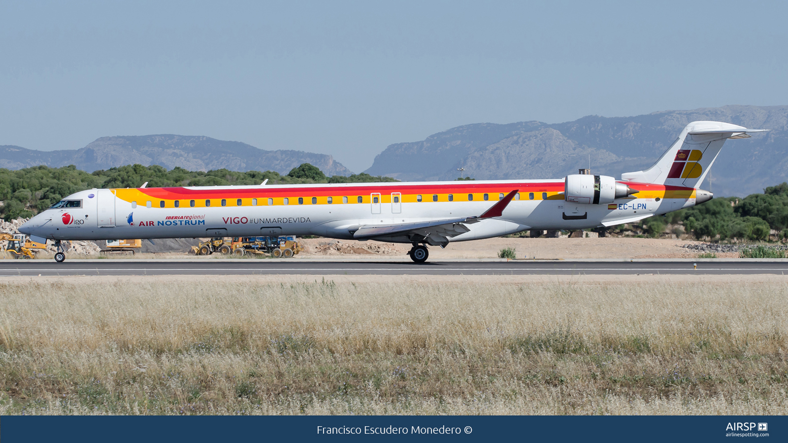 Air Nostrum Iberia Regional  Mitsubishi CRJ-1000  EC-LPN