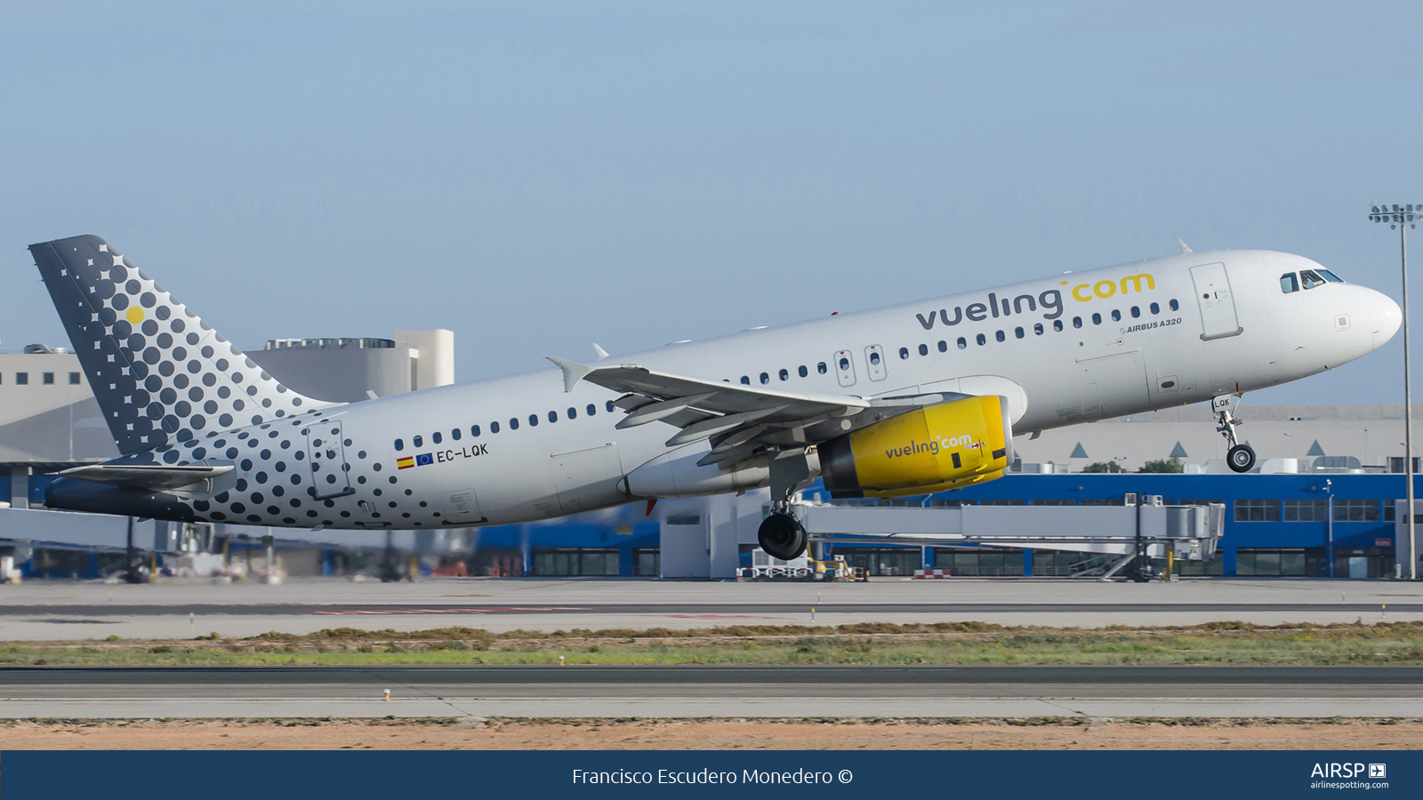 Vueling  Airbus A320  EC-LQK