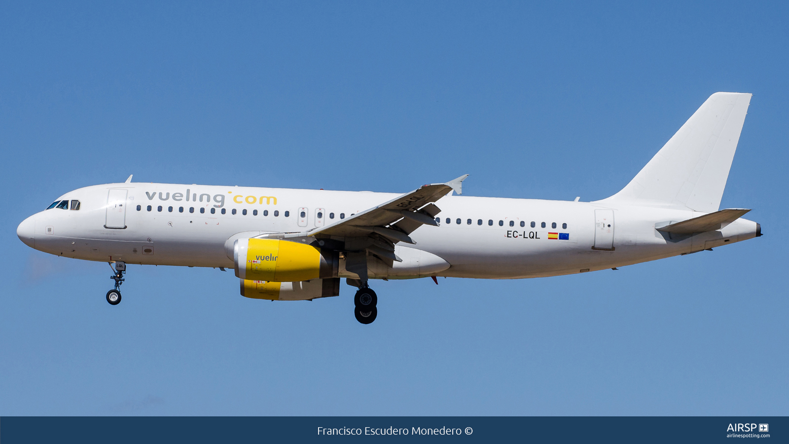 Vueling  Airbus A320  EC-LQL