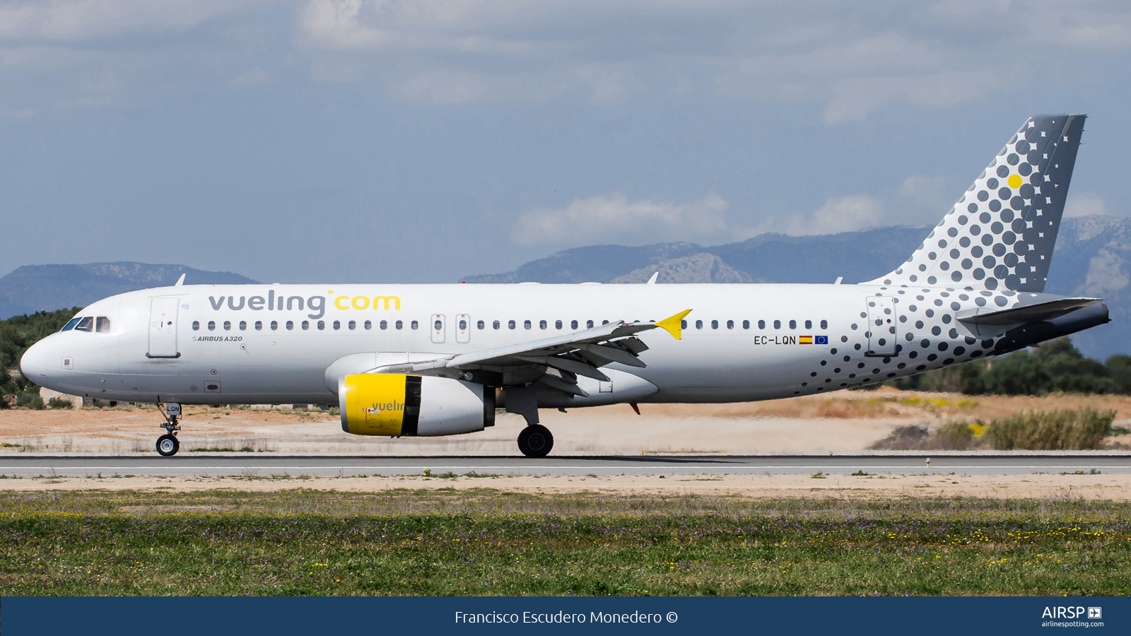 Vueling  Airbus A320  EC-LQN