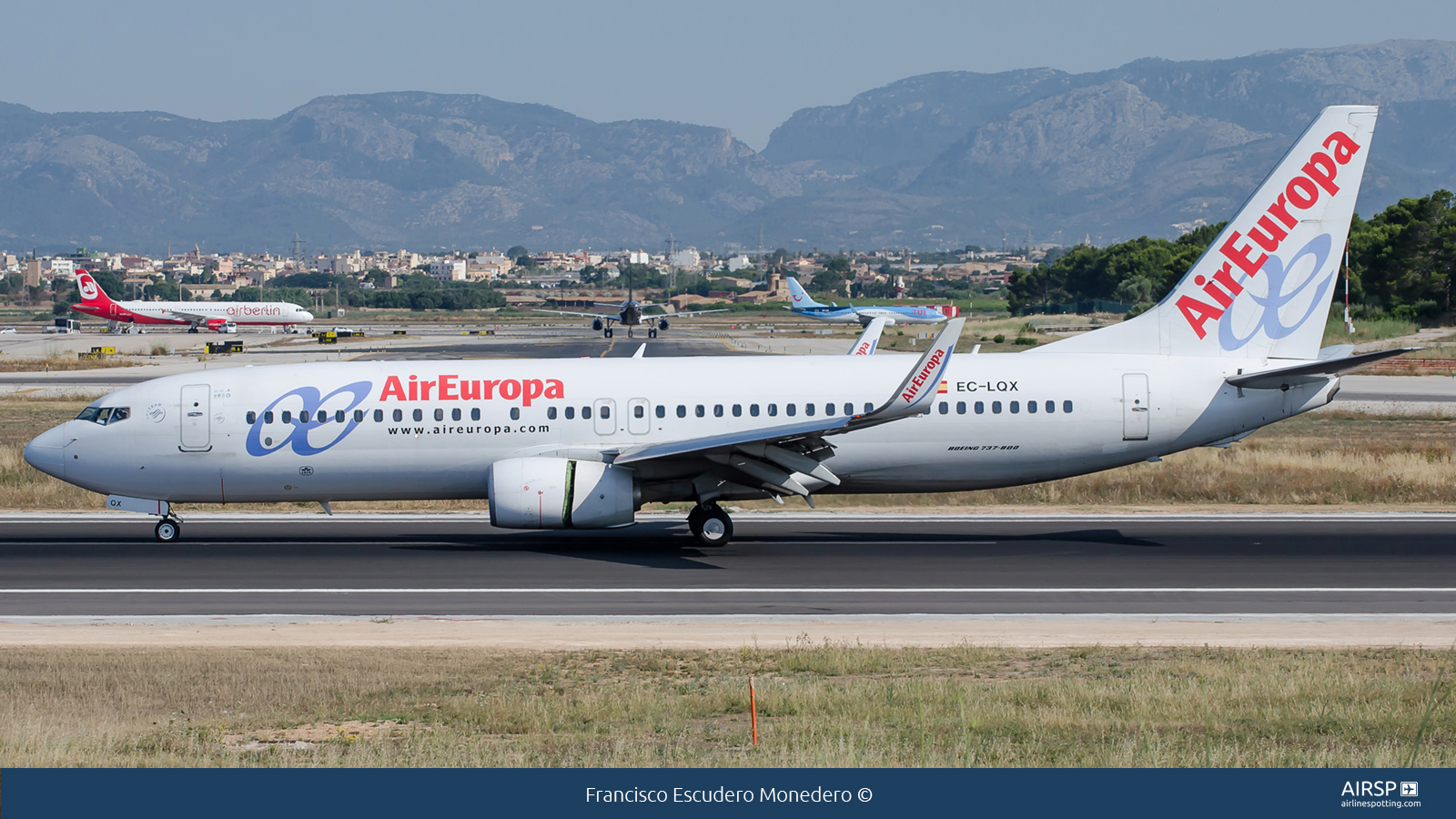 Air Europa  Boeing 737-800  EC-LQX