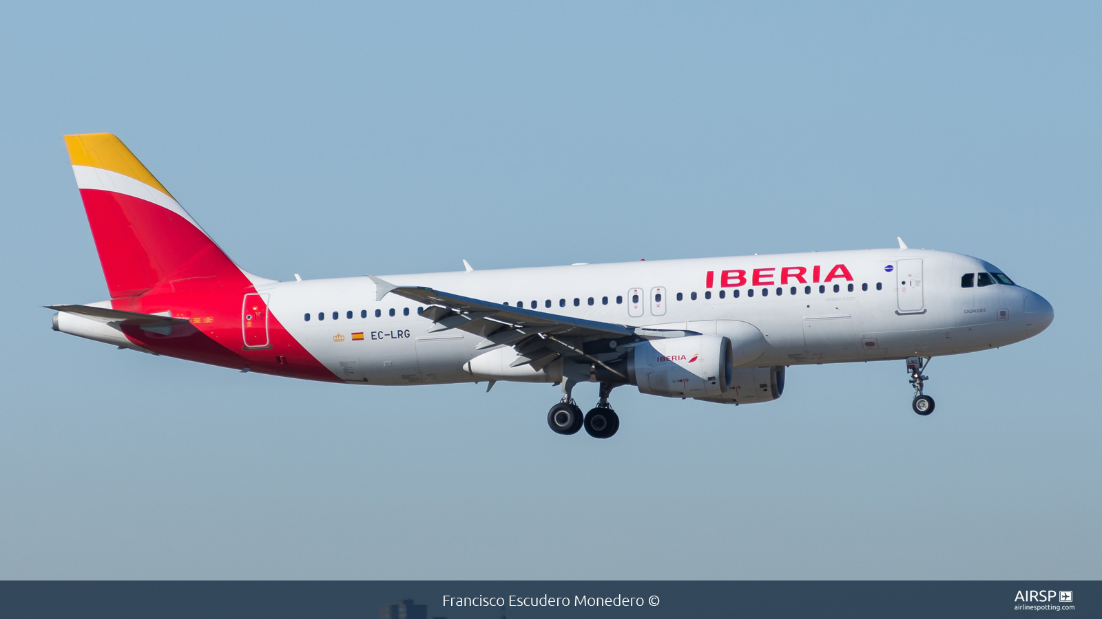 Iberia  Airbus A320  EC-LRG
