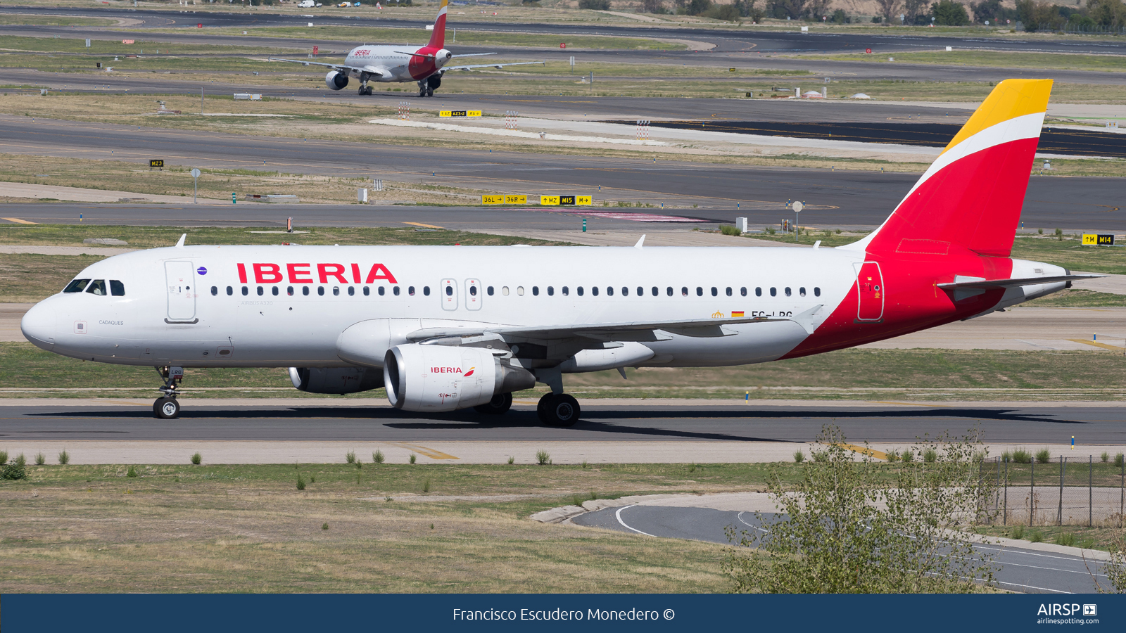 Iberia  Airbus A320  EC-LRG