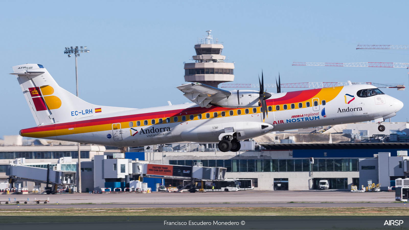 Air Nostrum Iberia Regional  ATR-72  EC-LRH