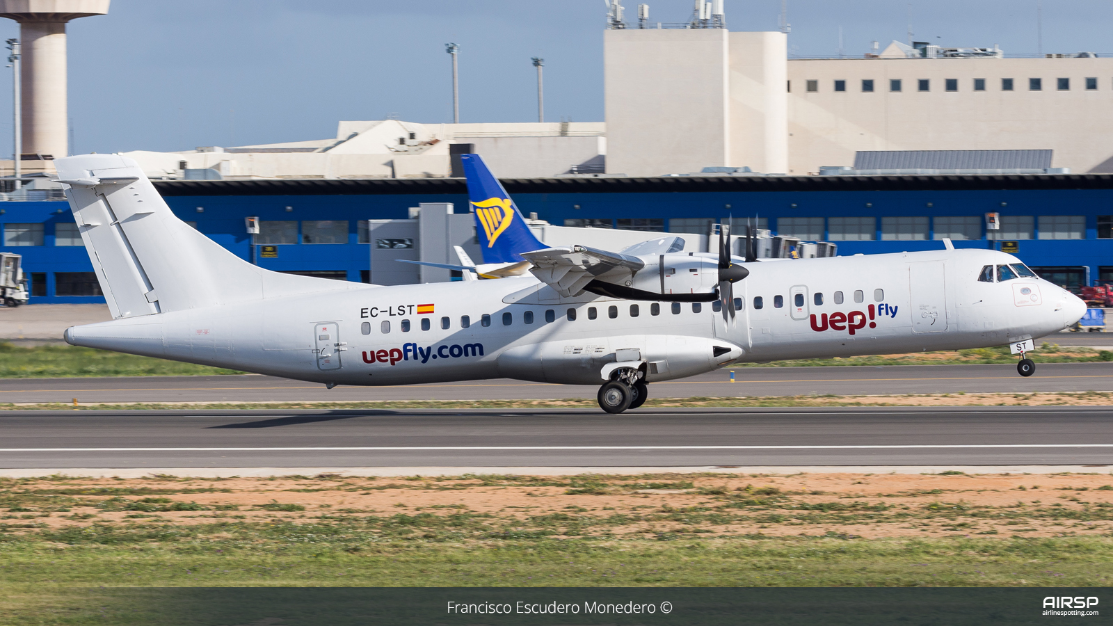 Uep! Fly  ATR-72  EC-LST