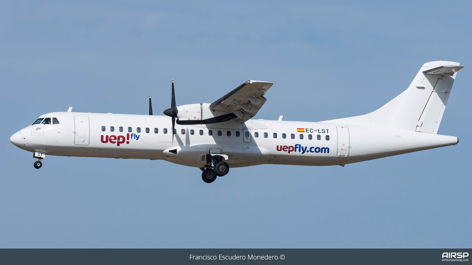 Uep! Fly  ATR-72  EC-LST