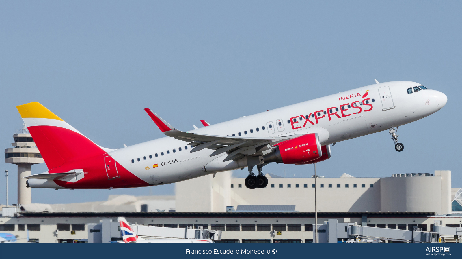 Iberia Express  Airbus A320  EC-LUS