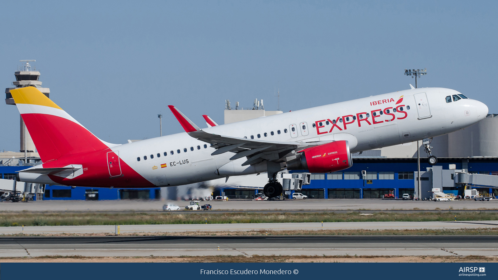 Iberia Express  Airbus A320  EC-LUS