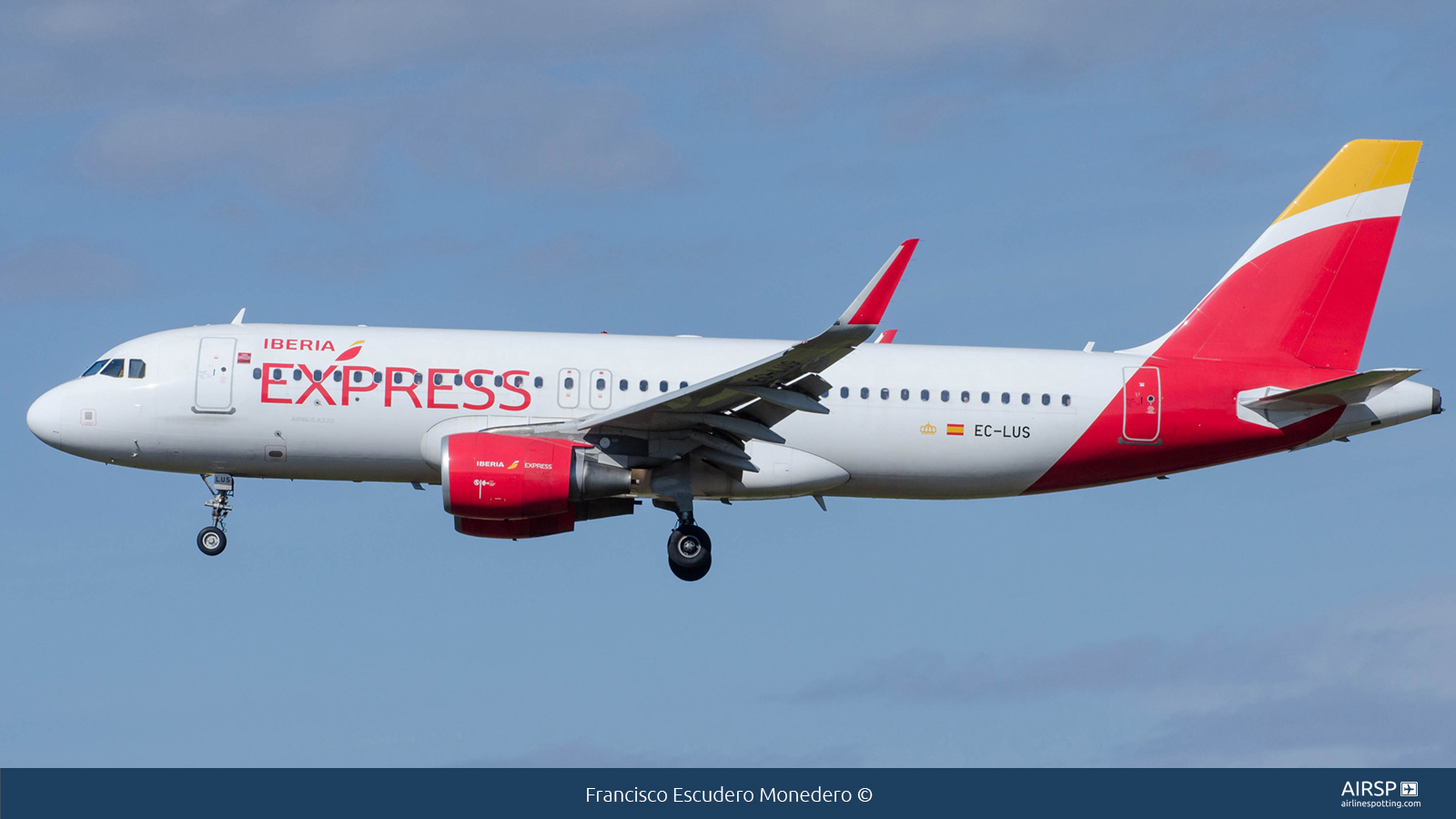 Iberia Express  Airbus A320  EC-LUS