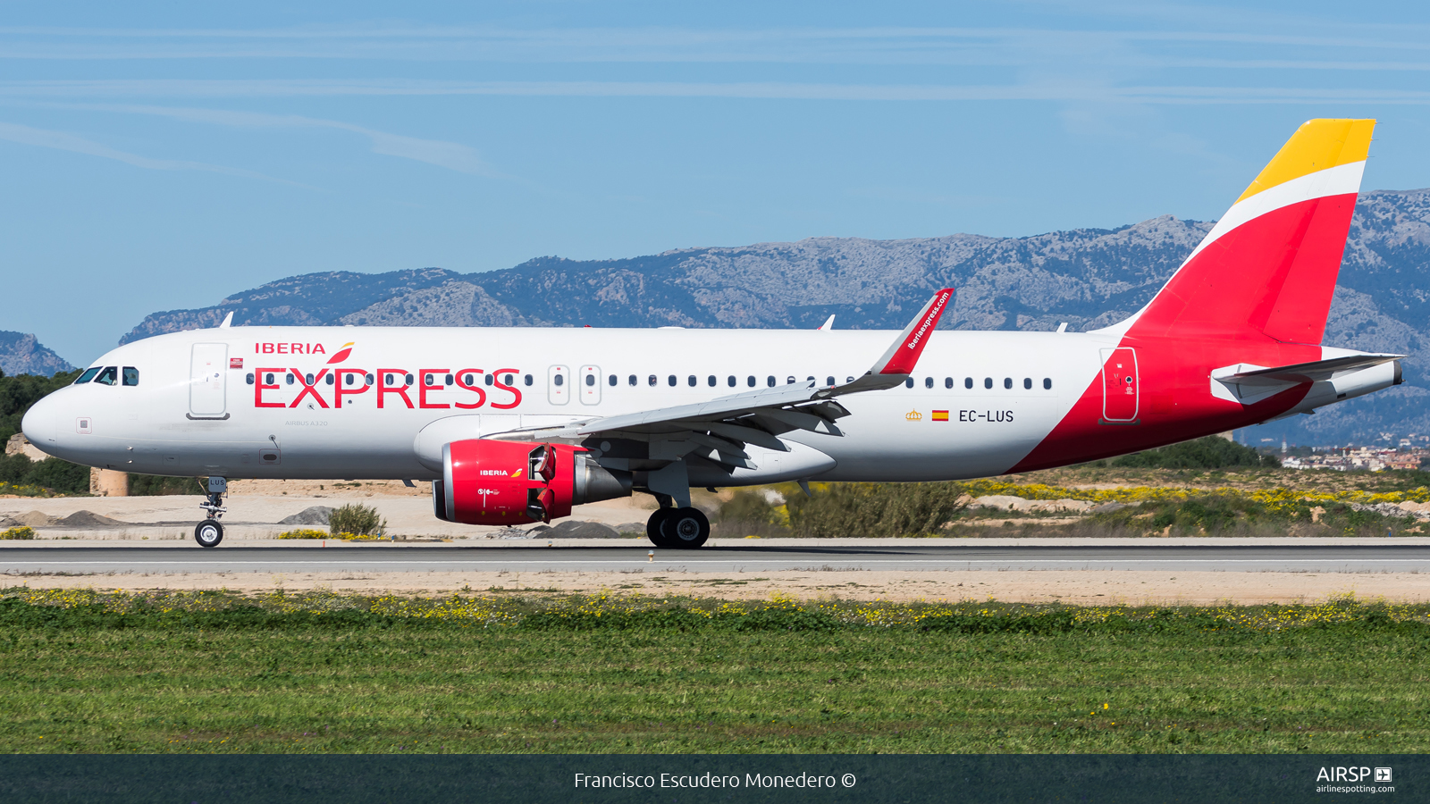 Iberia Express  Airbus A320  EC-LUS