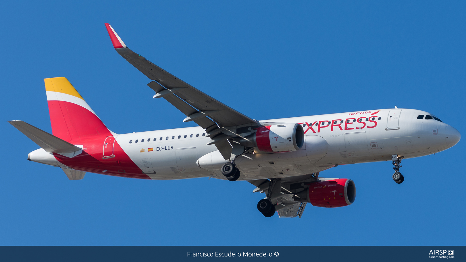 Iberia Express  Airbus A320  EC-LUS