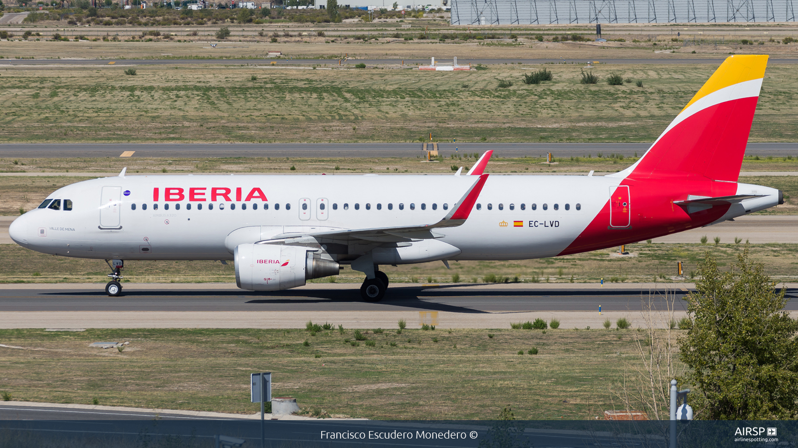 Iberia  Airbus A320  EC-LVD