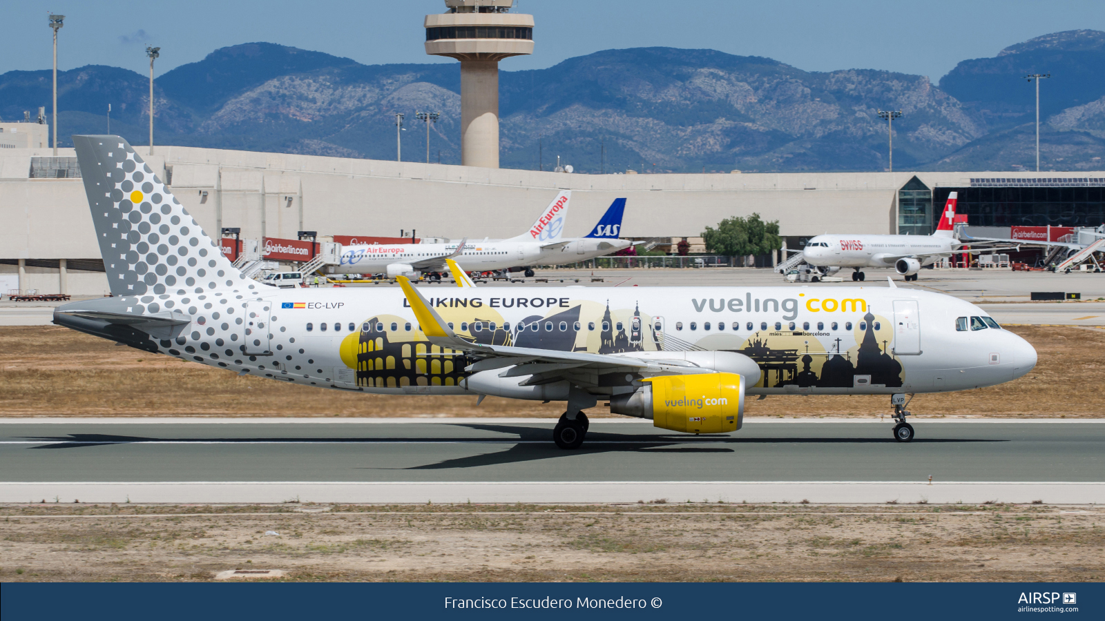 Vueling  Airbus A320  EC-LVP