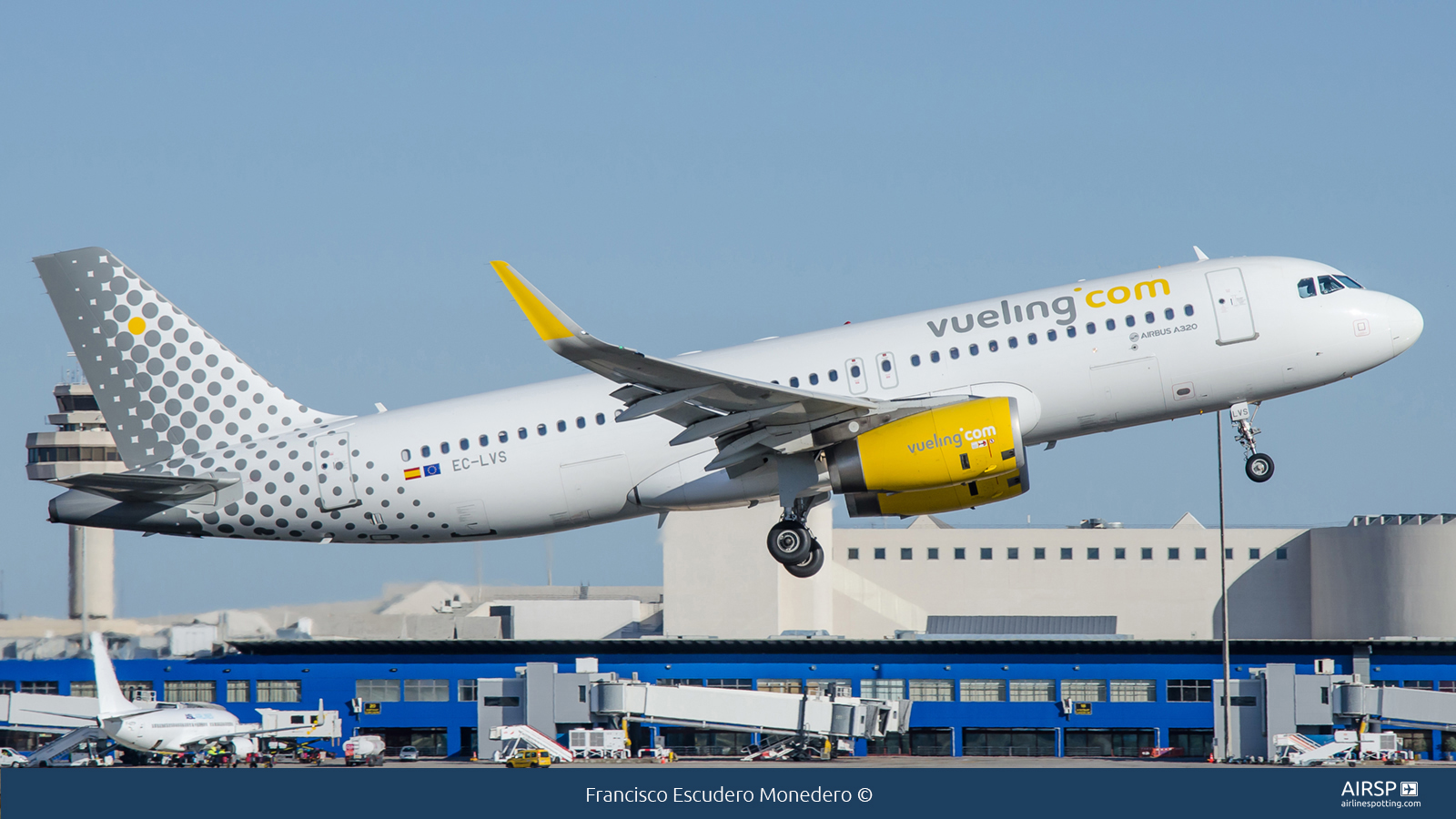 Vueling  Airbus A320  EC-LVS