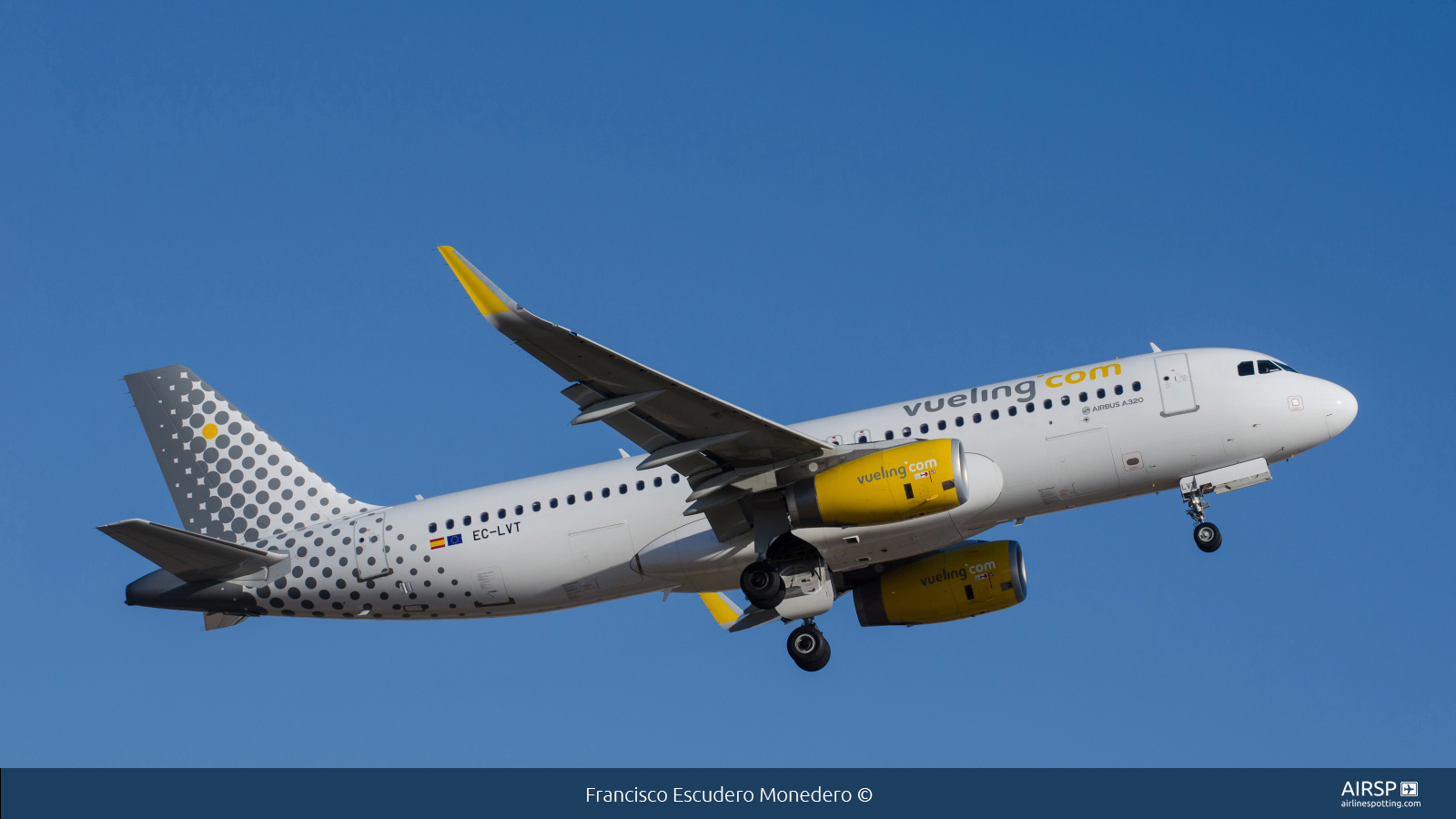 Vueling  Airbus A320  EC-LVT