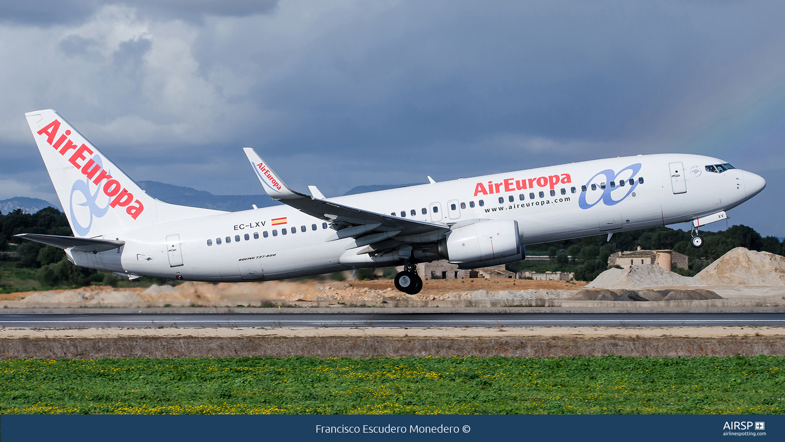 Air Europa  Boeing 737-800  EC-LXV