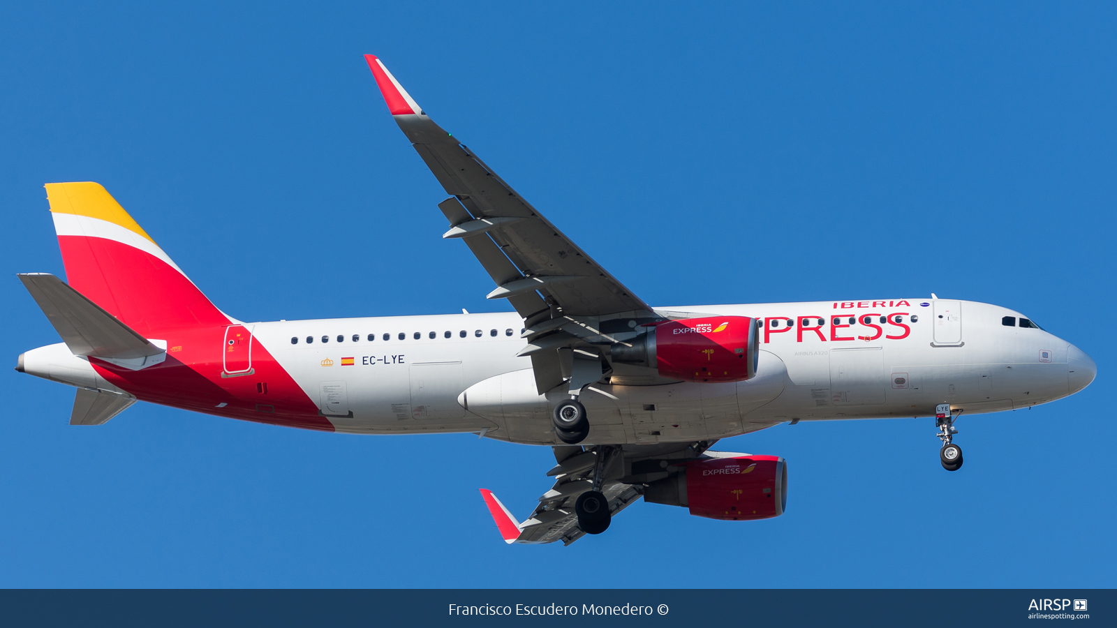 Iberia Express  Airbus A320  EC-LYE