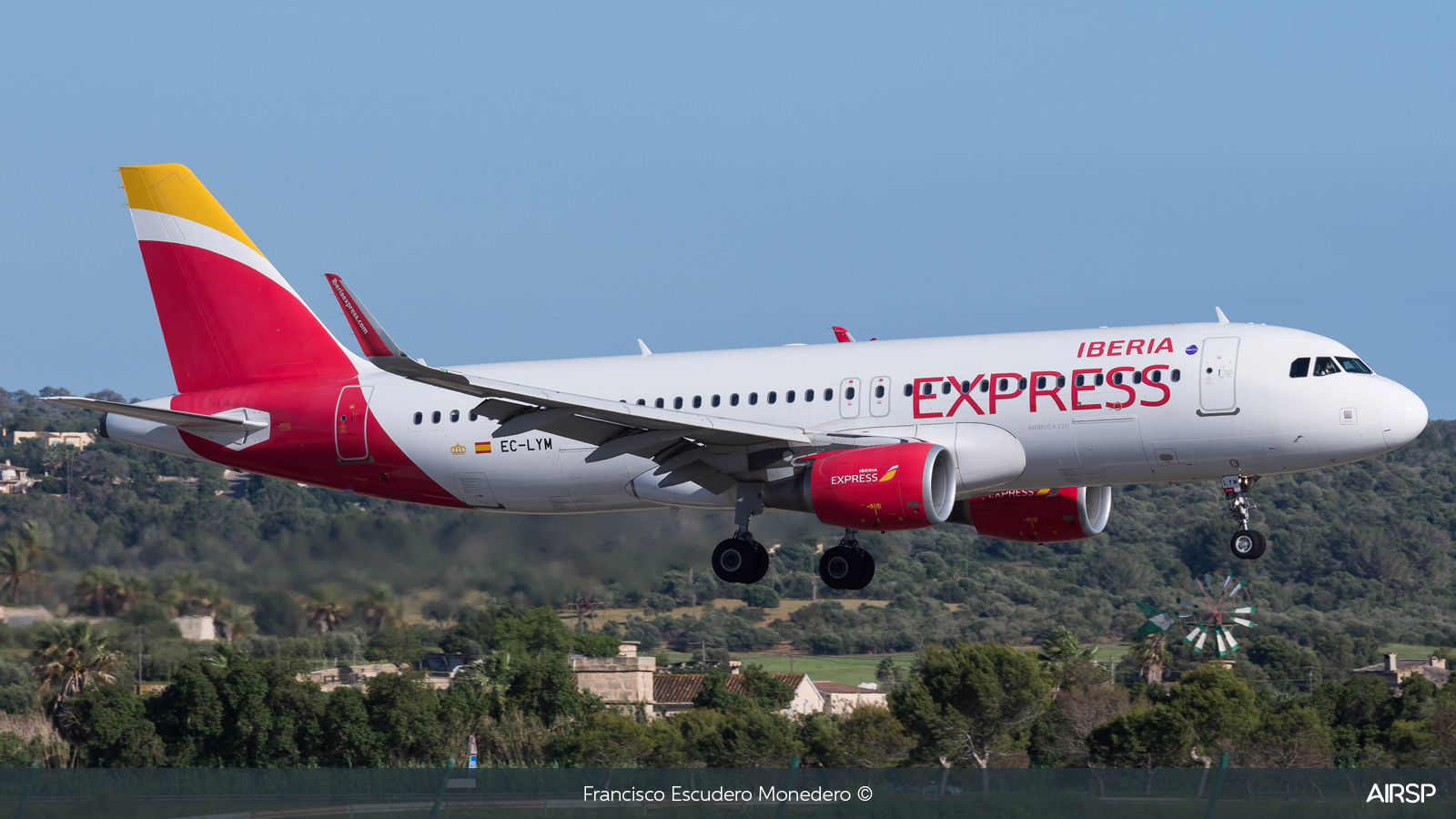 Iberia Express  Airbus A320  EC-LYM