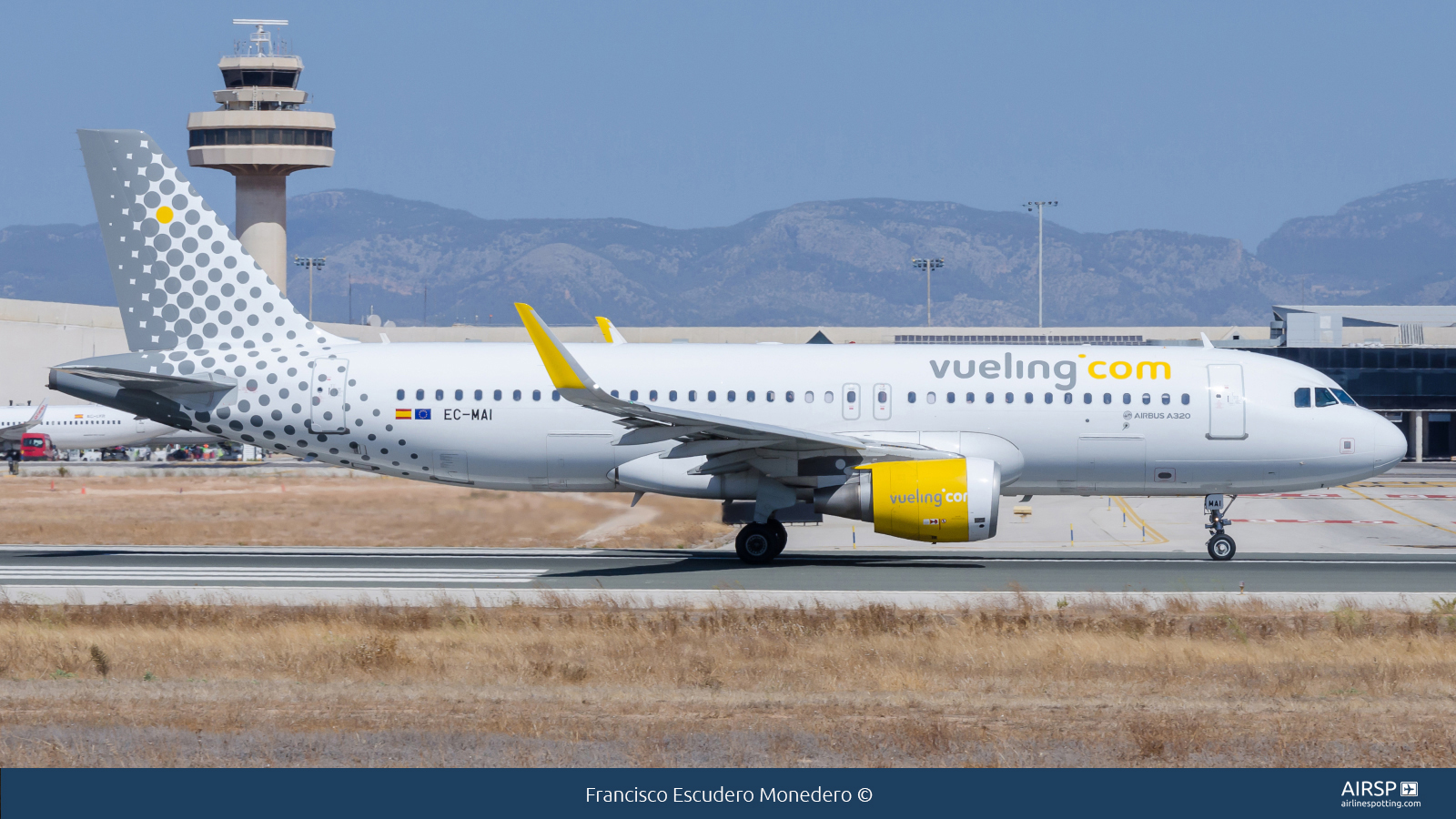 Vueling  Airbus A320  EC-MAI