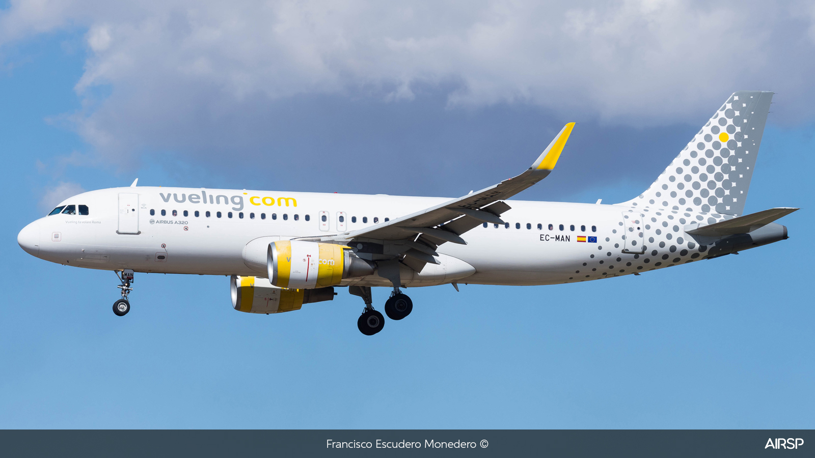 Vueling  Airbus A320  EC-MAN