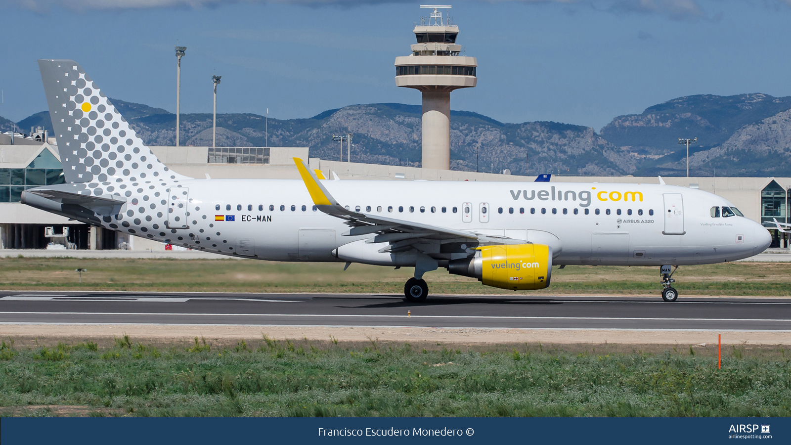 Vueling  Airbus A320  EC-MAN