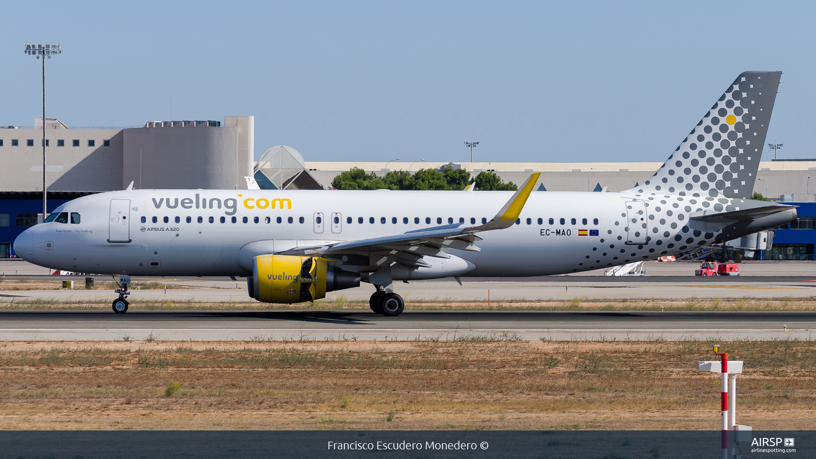 Vueling  Airbus A320  EC-MAO