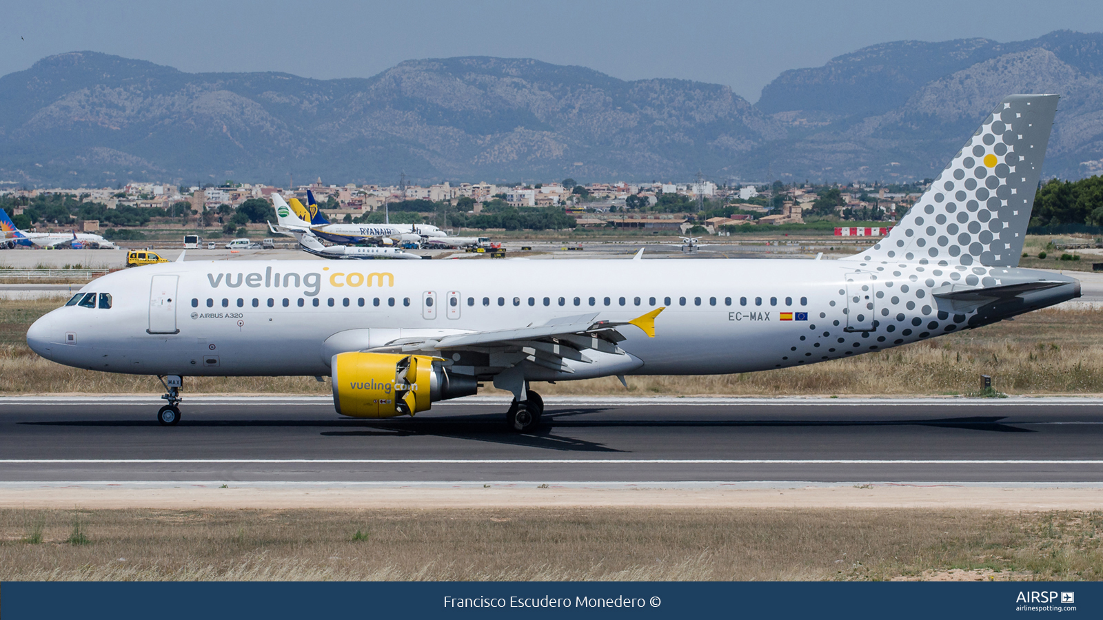 Vueling  Airbus A320  EC-MAX