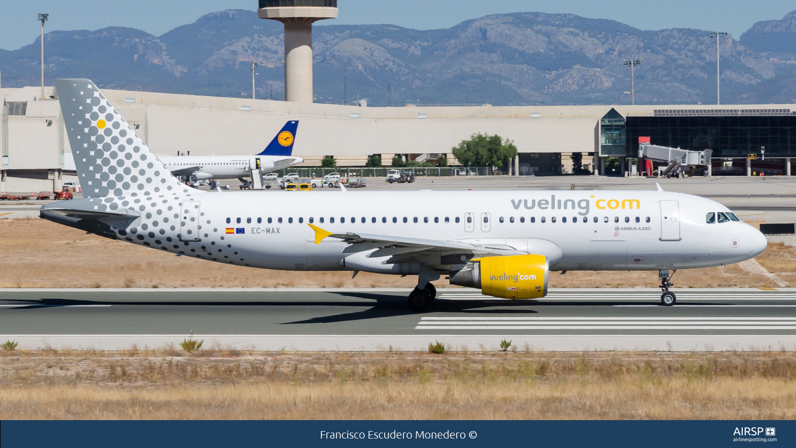 Vueling  Airbus A320  EC-MAX