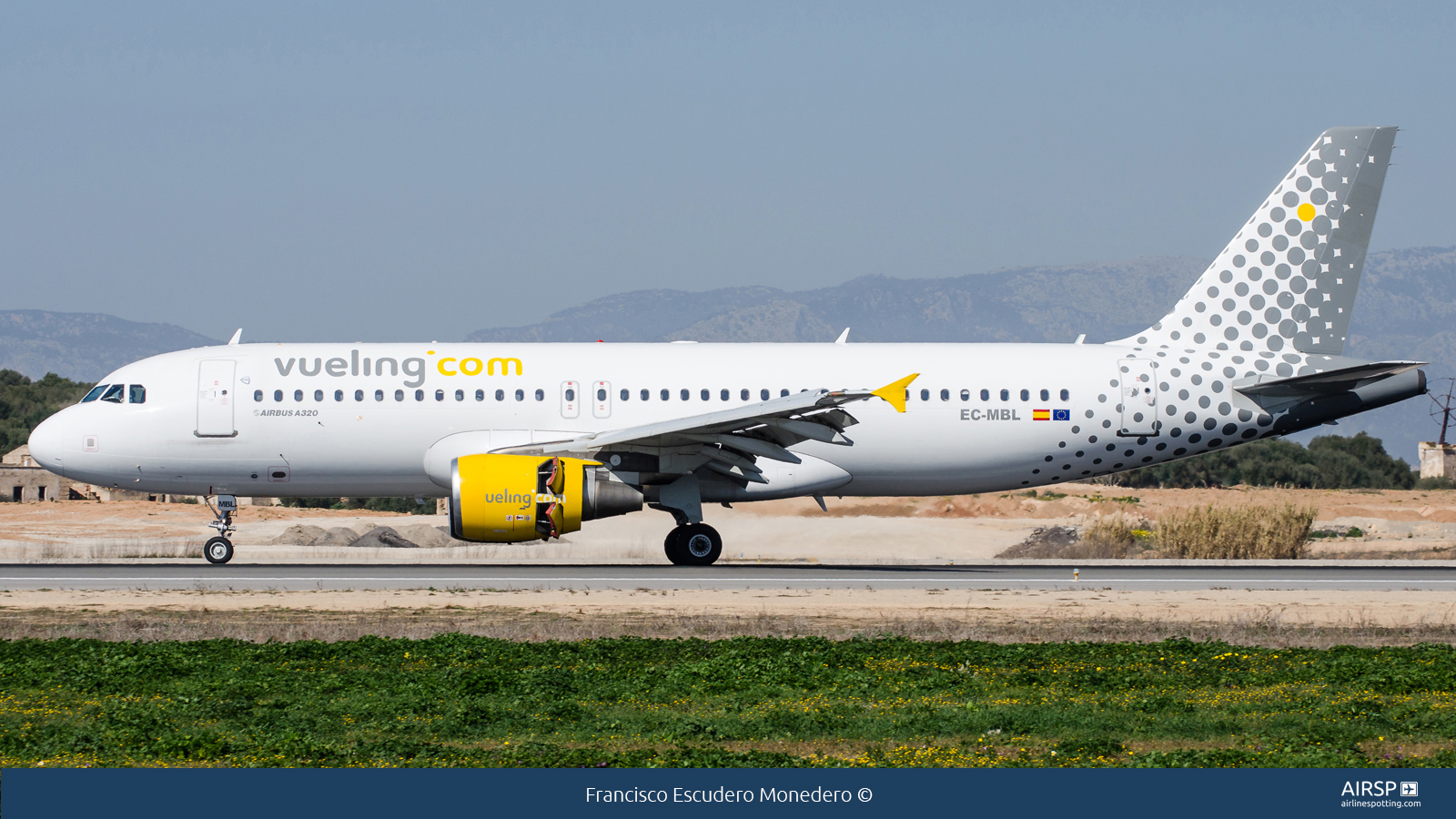 Vueling  Airbus A320  EC-MBL