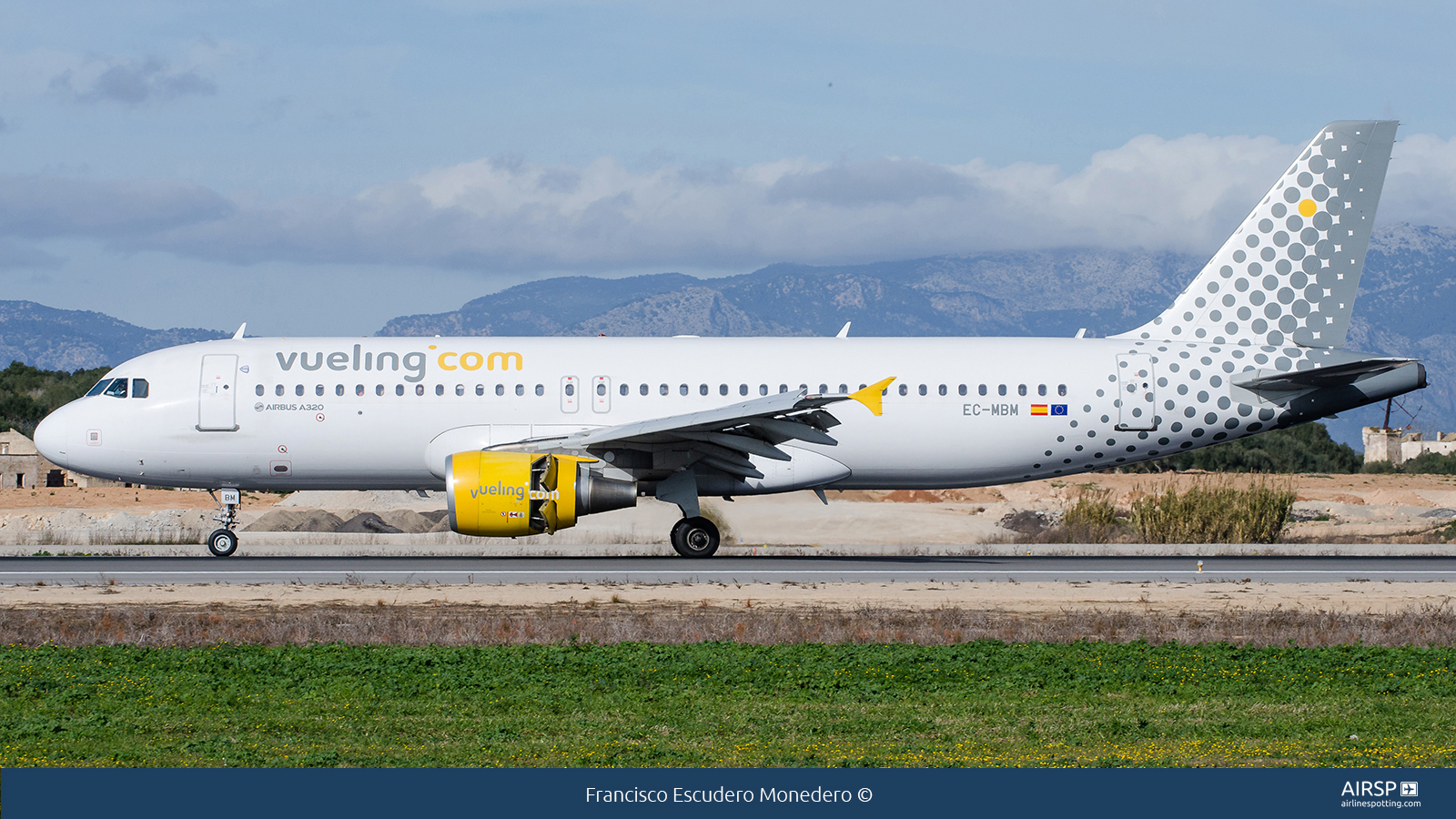 Vueling  Airbus A320  EC-MBM