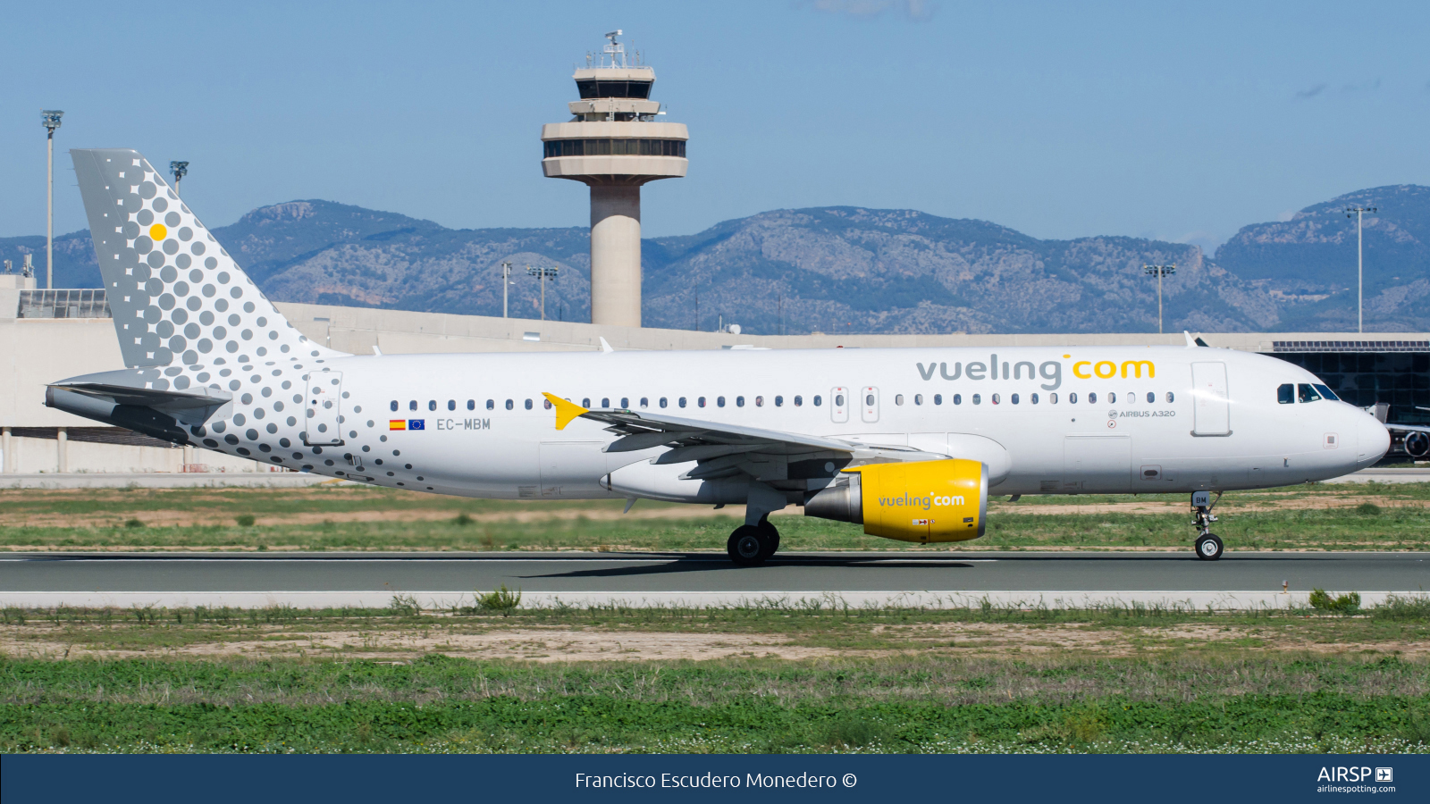 Vueling  Airbus A320  EC-MBM