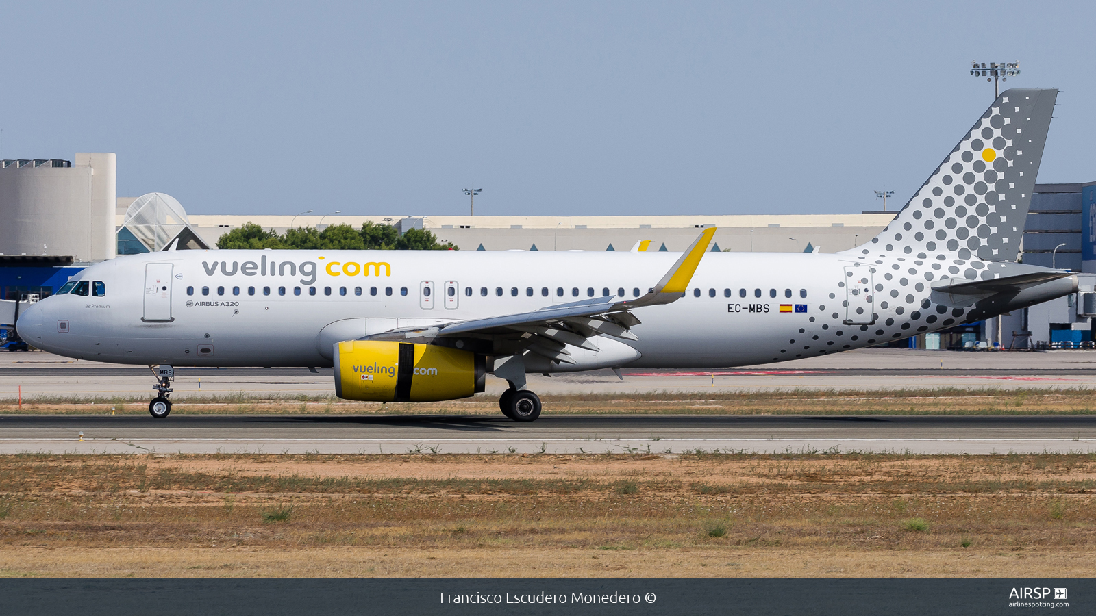 Vueling  Airbus A320  EC-MBS