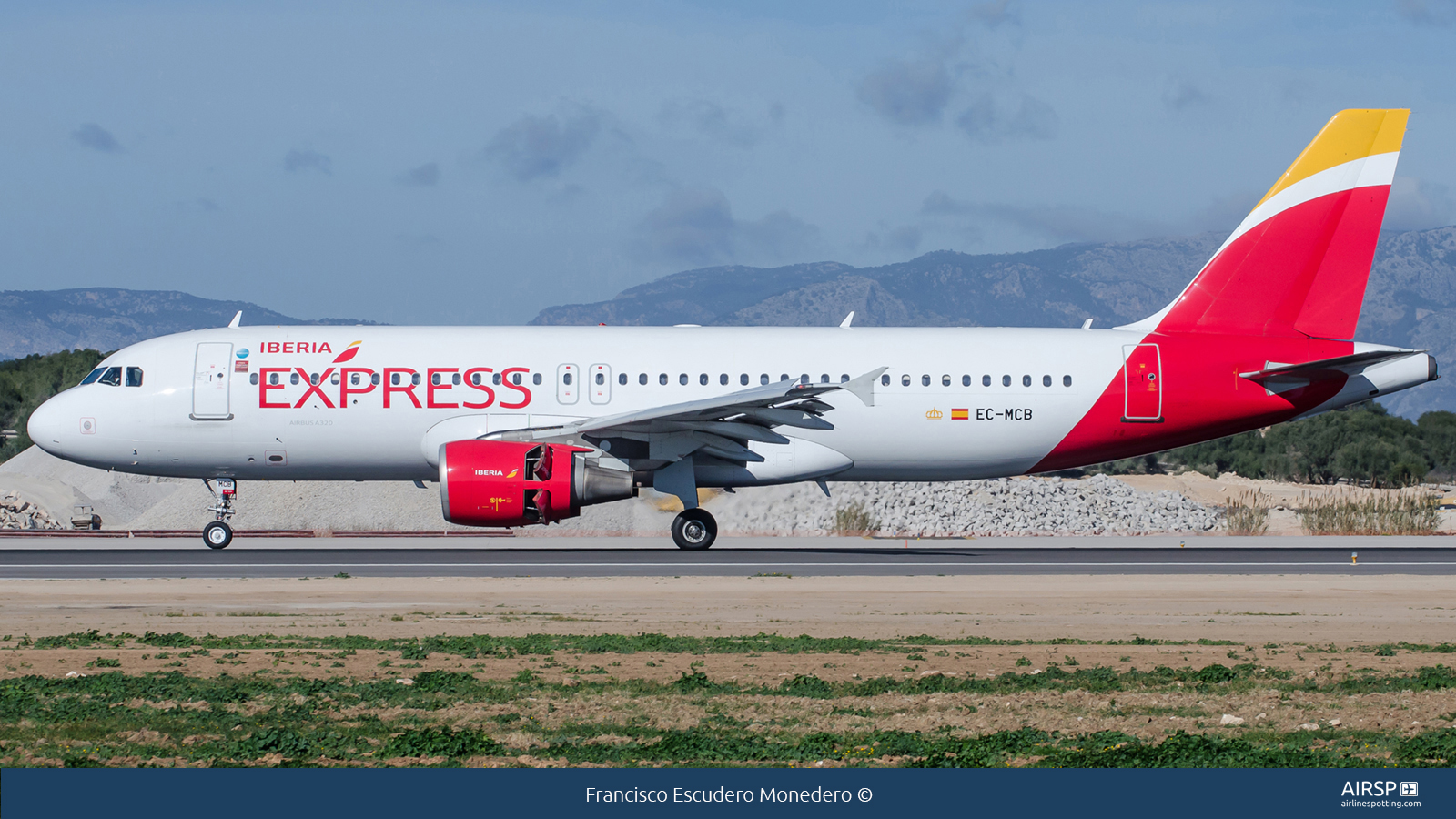 Iberia Express  Airbus A320  EC-MCB