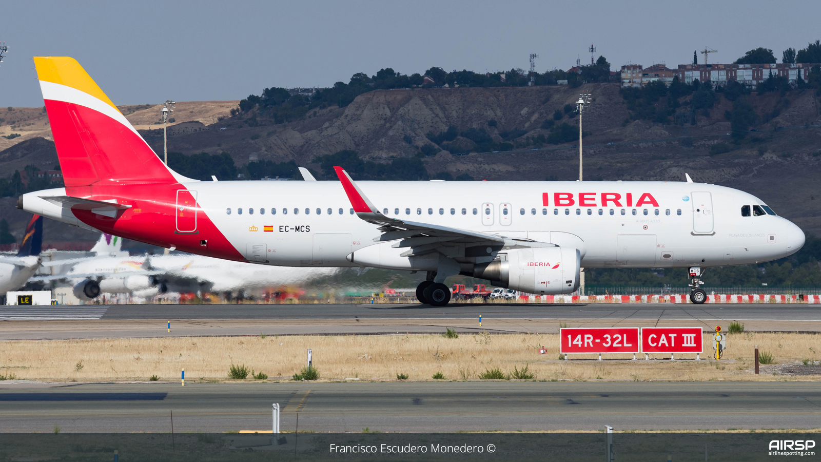 Iberia  Airbus A320  EC-MCS
