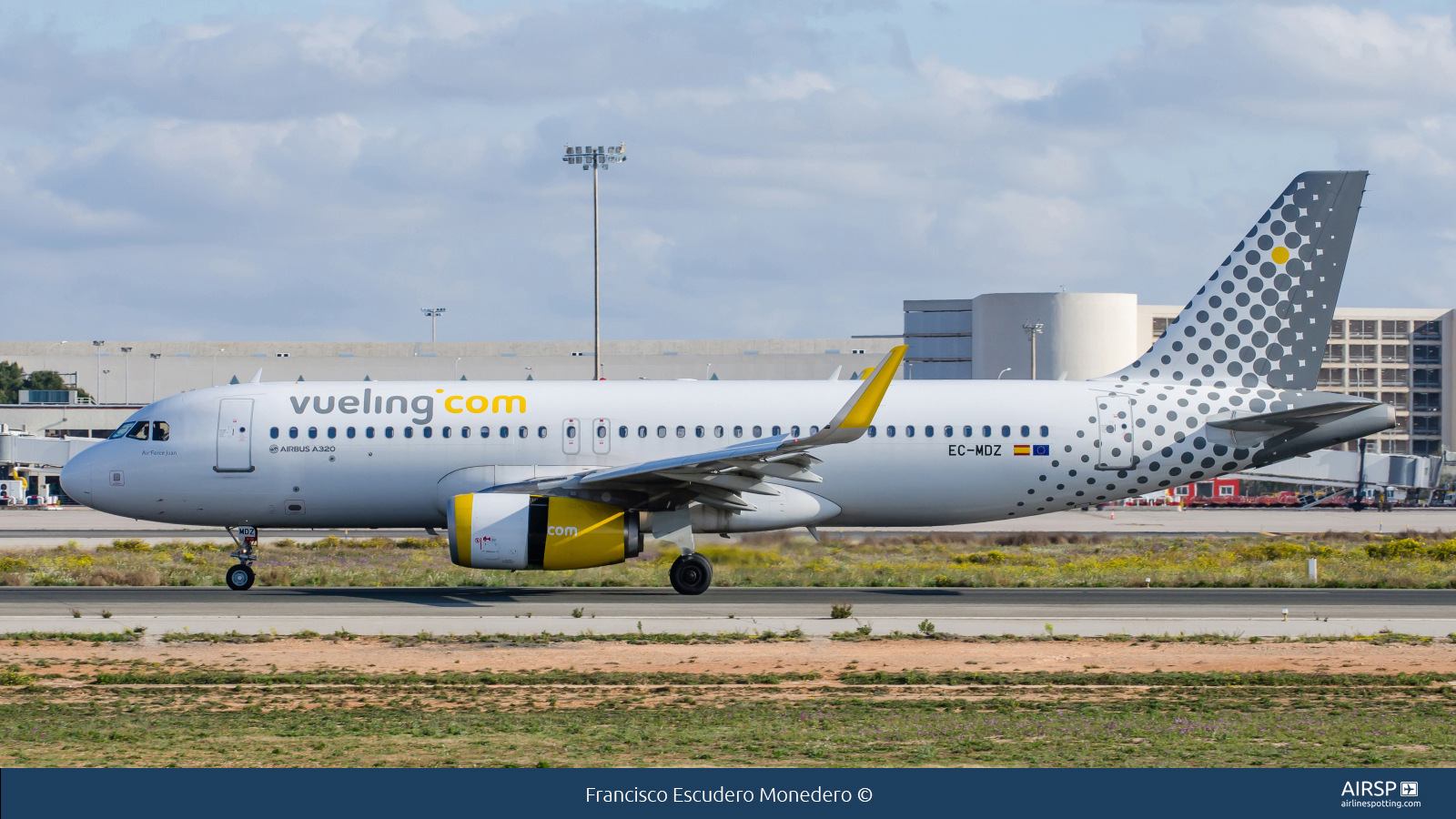 Vueling  Airbus A320  EC-MDZ