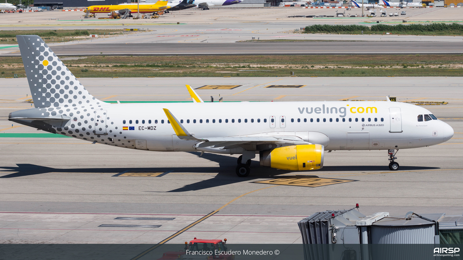 Vueling  Airbus A320  EC-MDZ