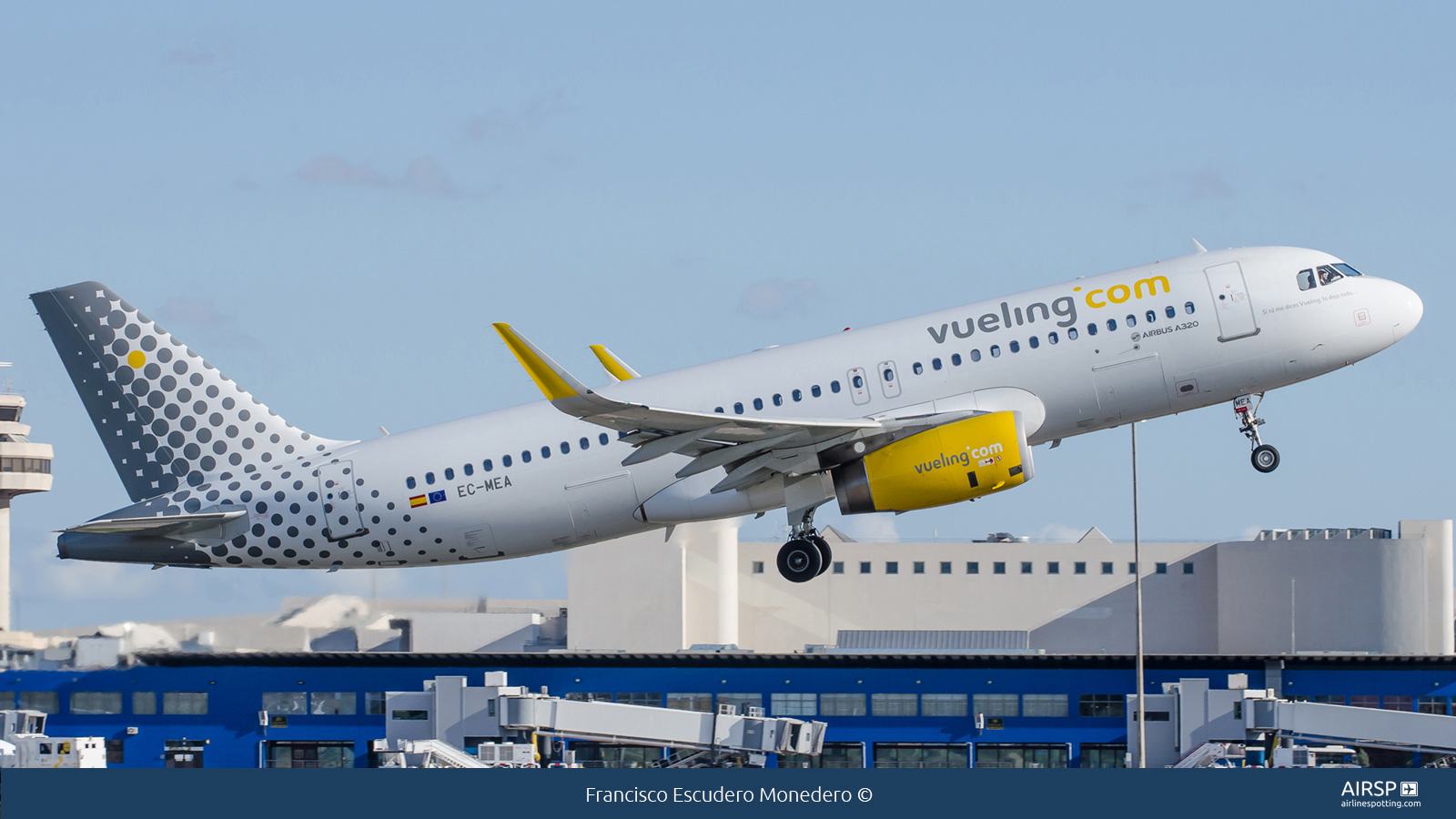 Vueling  Airbus A320  EC-MEA