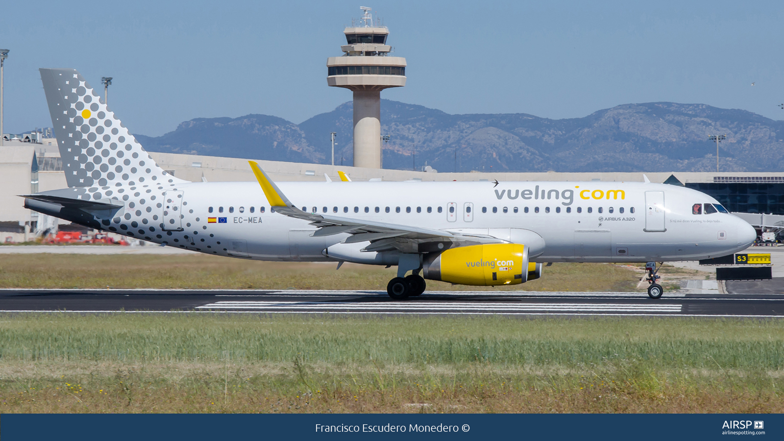 Vueling  Airbus A320  EC-MEA