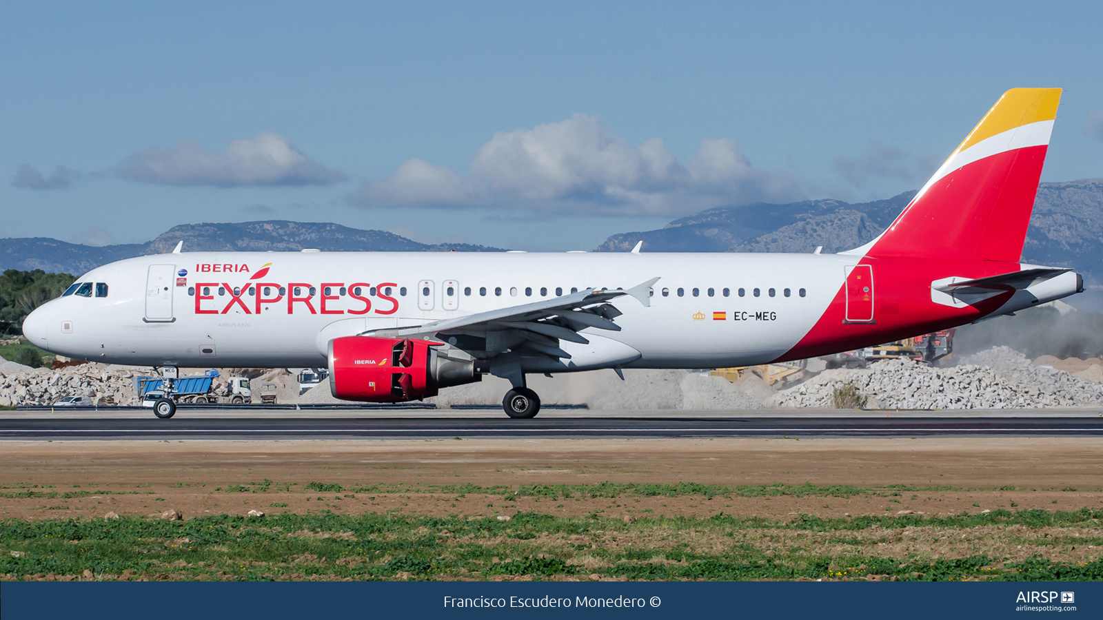 Iberia Express  Airbus A320  EC-MEG