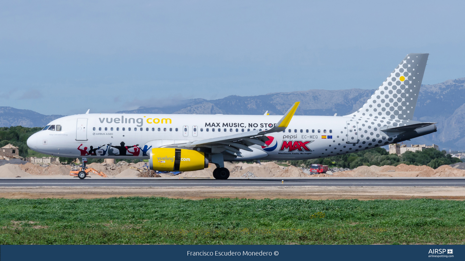 Vueling  Airbus A320  EC-MEQ