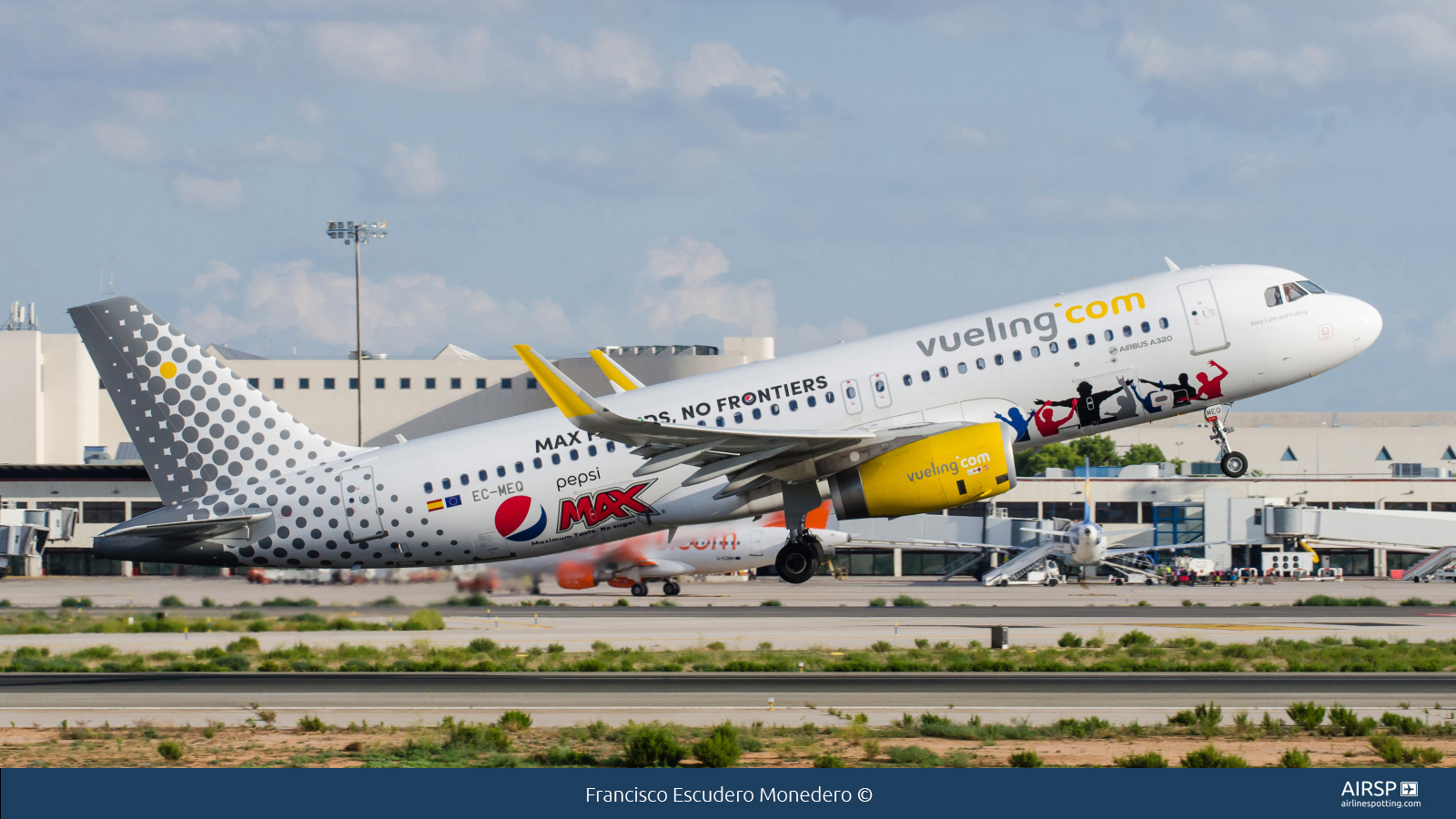 Vueling  Airbus A320  EC-MEQ